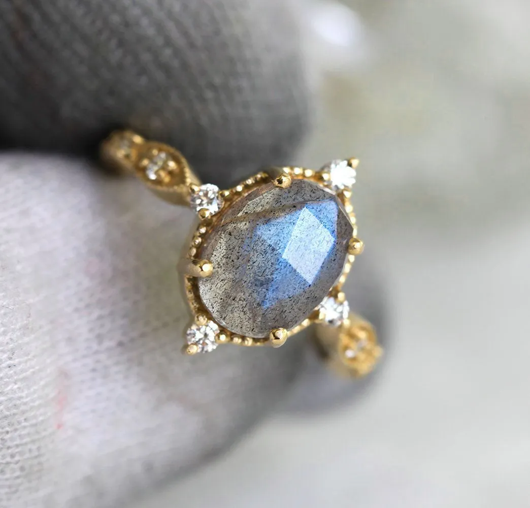 Arya Vintage Inspired Labradorite Ring