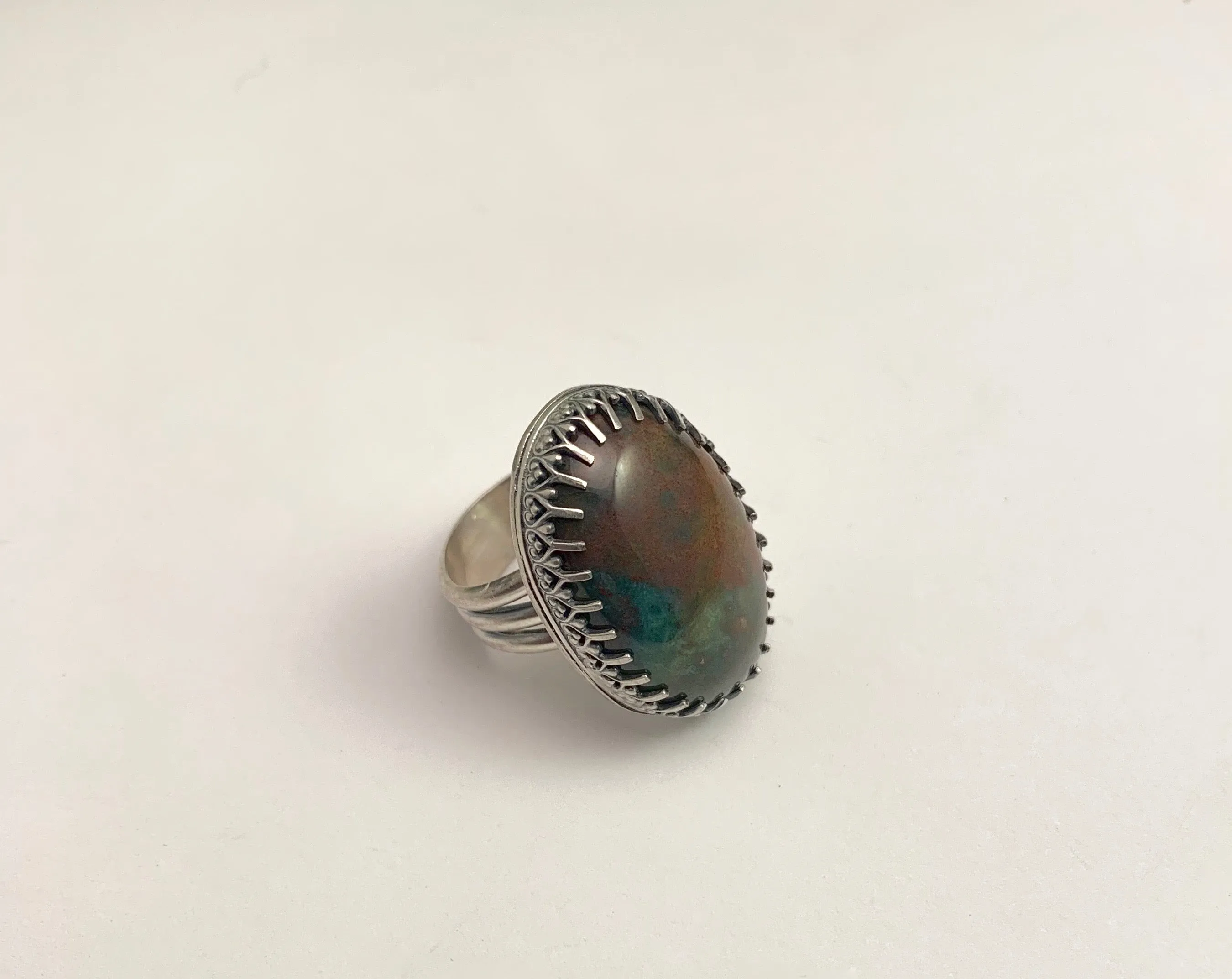 Bloodstone with Triple-Split Shank