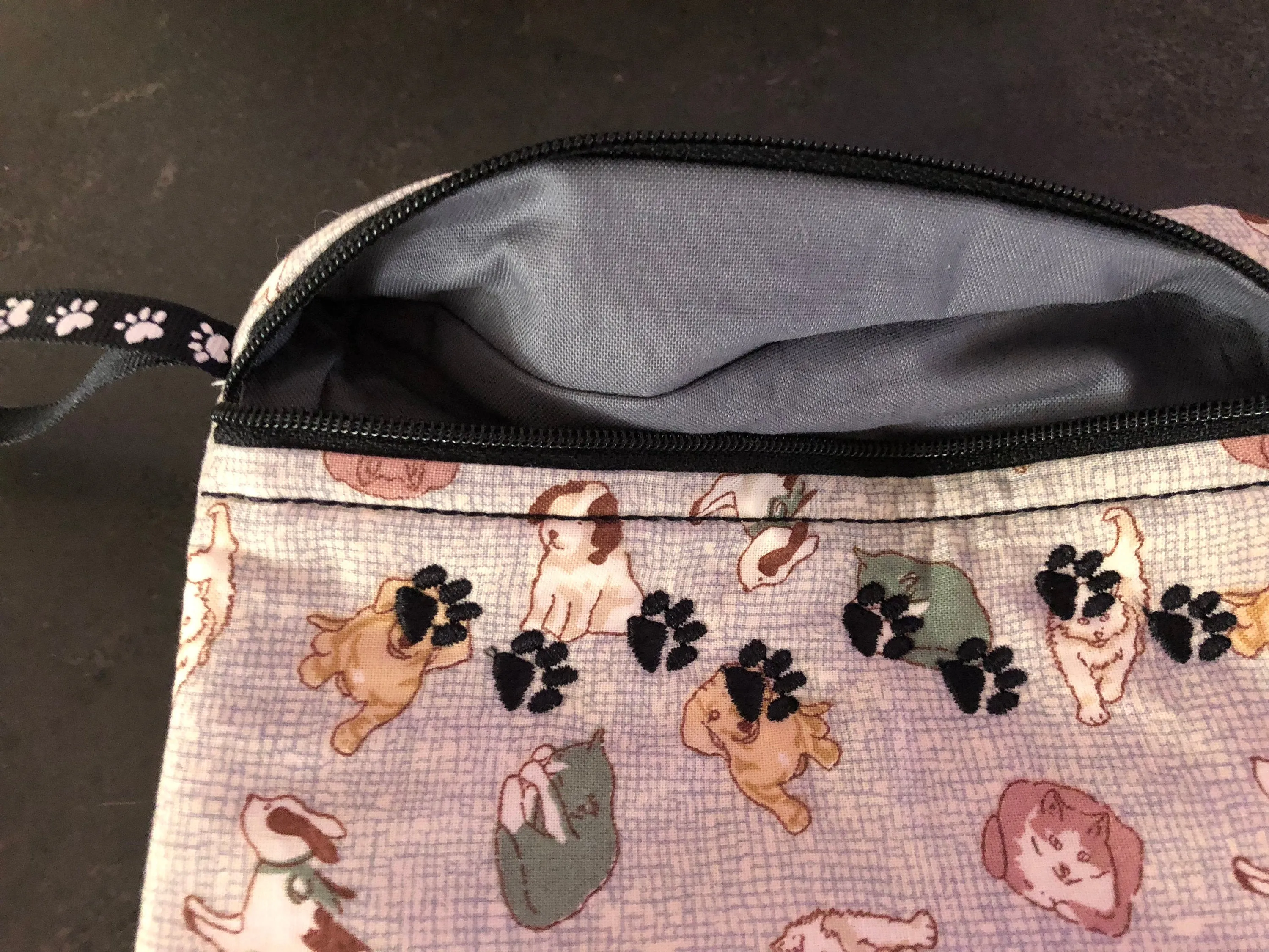 Dog Paws Small Embroidered Bag | stitchywoman.net
