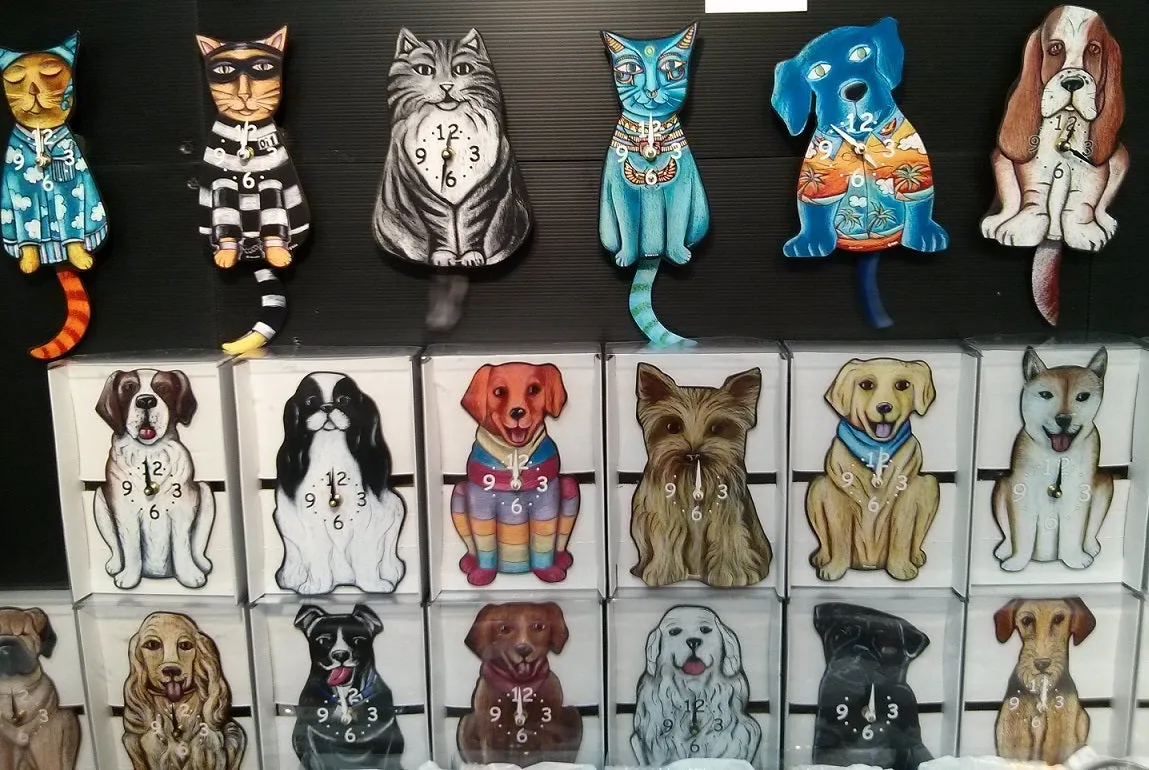 Fluffy Black Cat Wagging Pendulum Clock