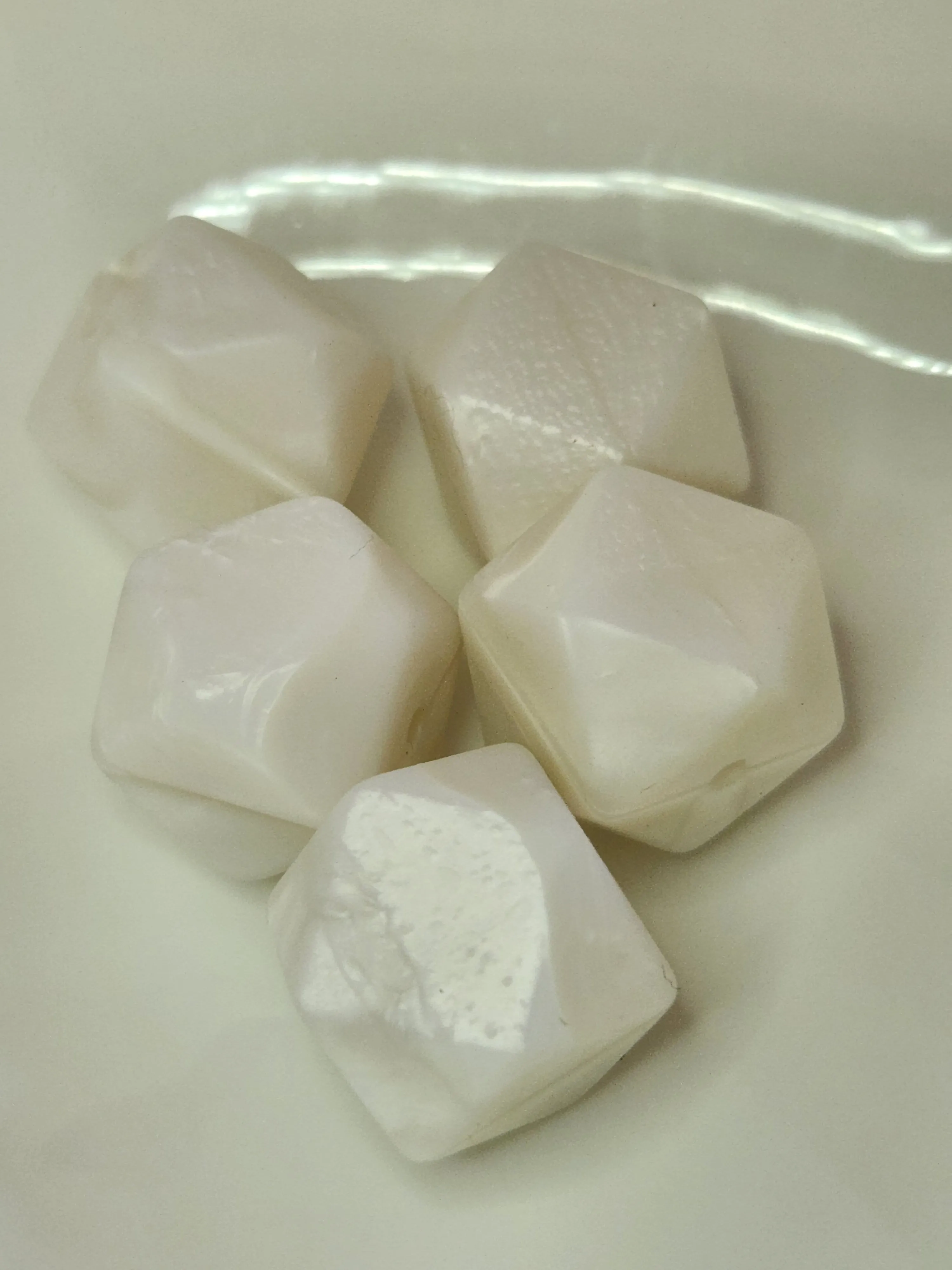 Metallic white sbgb88