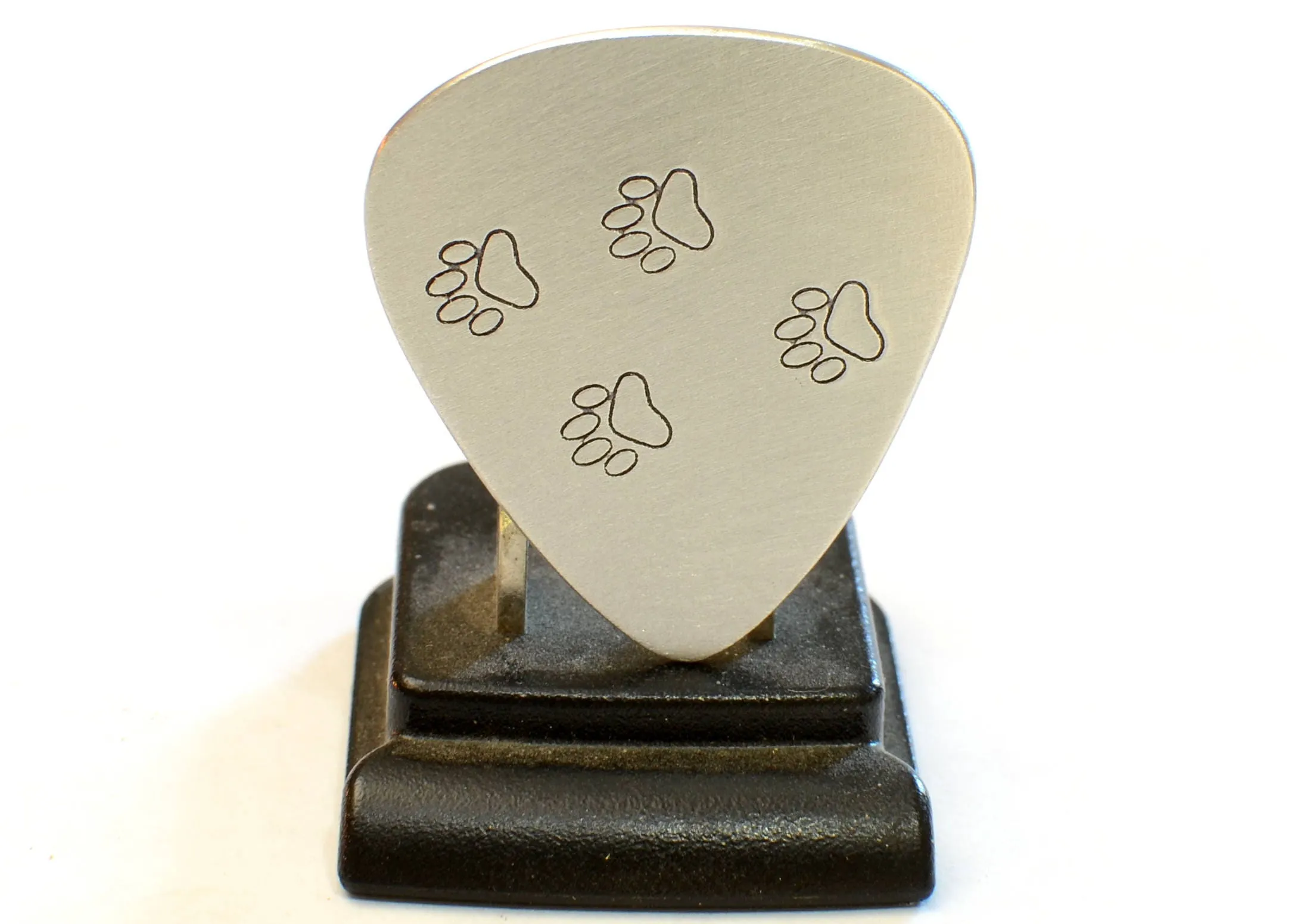 Paw Aluminum Guitar Pick to Awaken your Wild Side