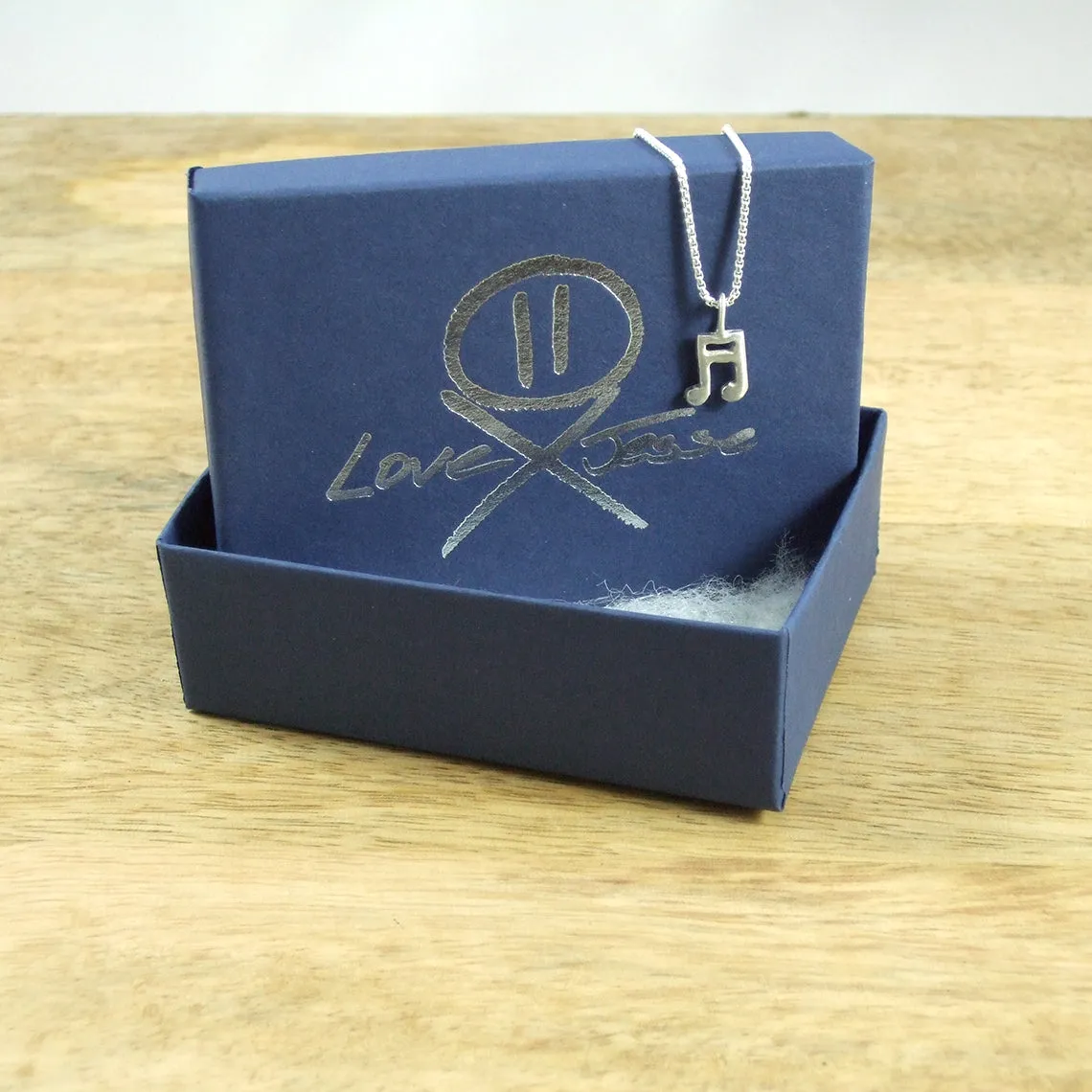 Pequeño Music Note Pendant