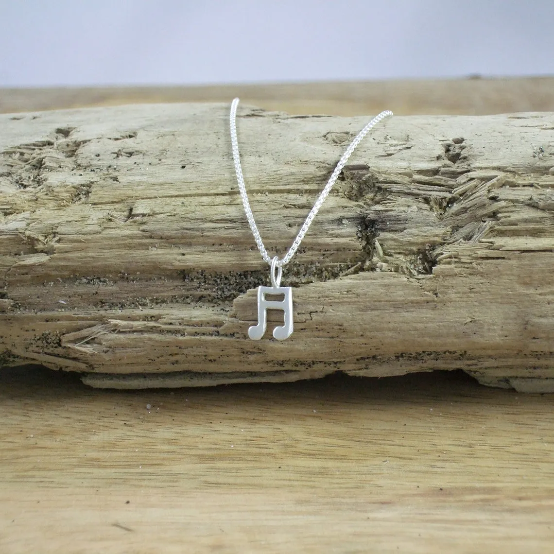 Pequeño Music Note Pendant