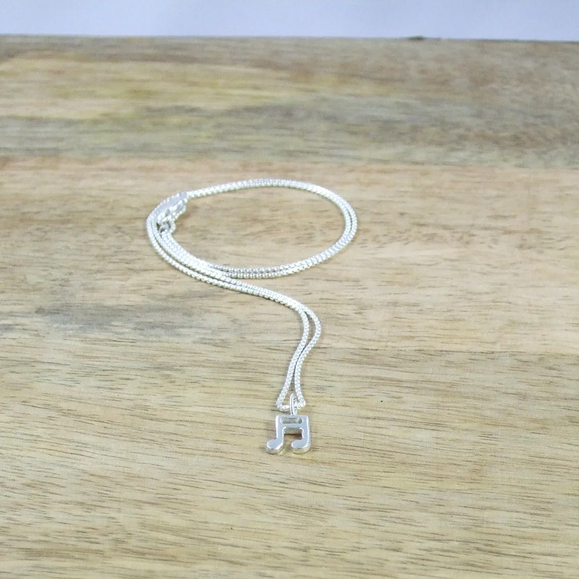 Pequeño Music Note Pendant