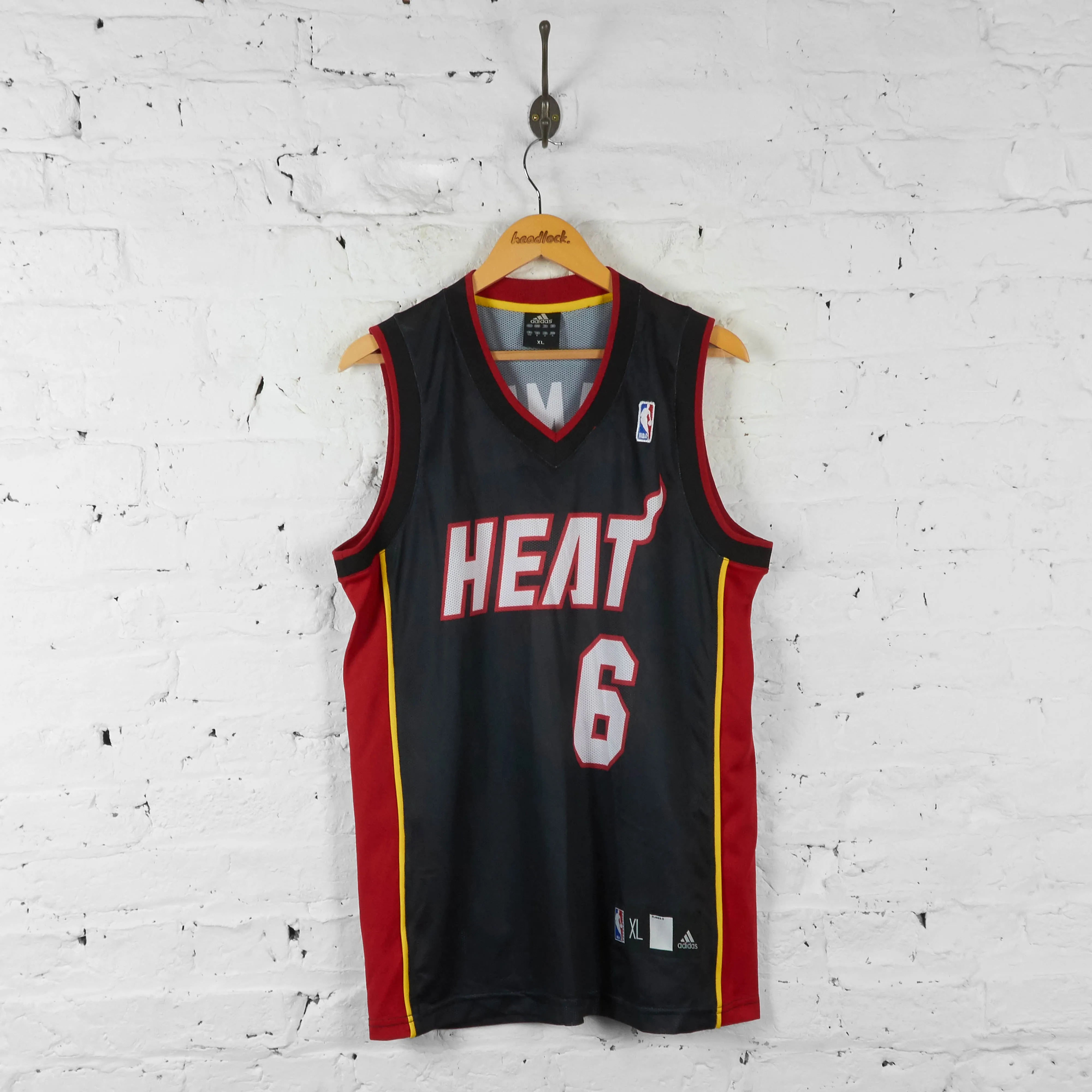Vintage NBA Miami Heat James Jersey - Black/Red - XL